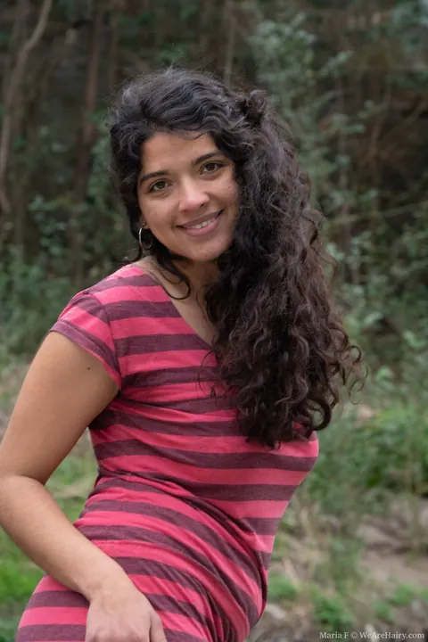 Indian Brunette Flashes Her Hairy Bush Outdoors – photo 1 of 20