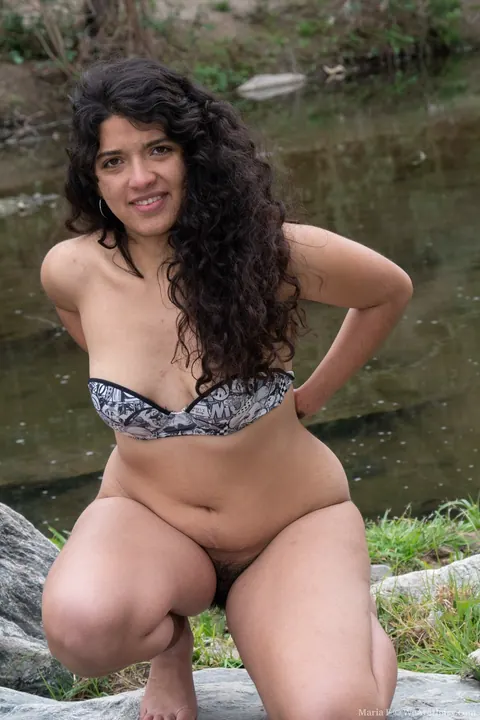Indian Brunette Flashes Her Hairy Bush Outdoors – photo 5 of 20