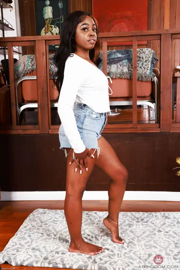 Britney London – Petite Ebony Brunette Spreads and Shows Her Anal Gape