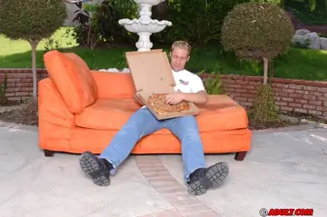 Michelle Honey – Latina MILF with Big Natural Tits Rides the Pizza Guy Outdoors