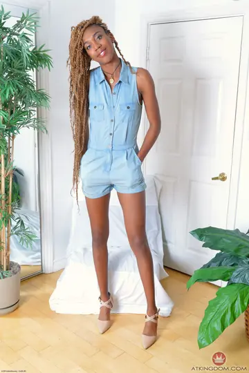 Ebony Babe in Heels Shows Her Hairy Pussy
