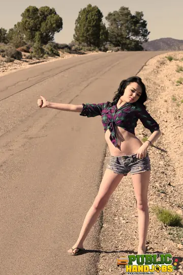 Ashton Haze – Tattooed MILF in Shorts Gives a Handjob and Takes Anal Outdoors for a Facial
