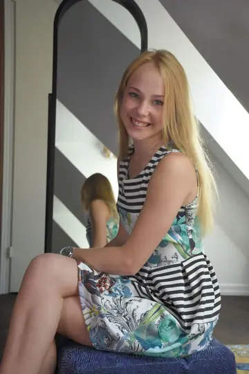 Blonde Strips Naked in High Heels