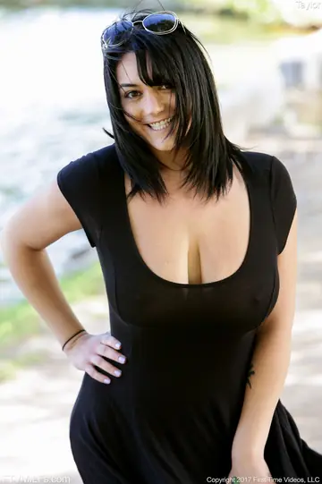 Busty Brunette MILF in Glasses Spreads Her Shaved Pussy Outdoors
