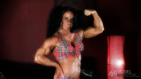 Debbie Bramwell: Ebony Bodybuilder Flexes to Show Defined Abs and Muscles – photo 8 of 21
