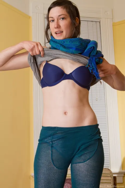 Pale Woman Fingers Her Hairy Bush and Spreads Wide – photo 2 of 21