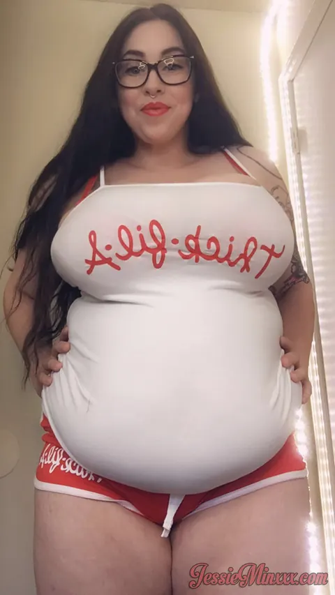 Jessie Minx: Brunette BBW with Big Natural Tits Poses in Glasses – photo 3 of 15