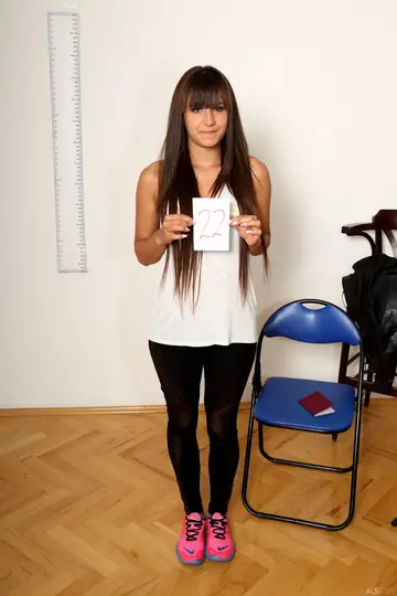 Cindy Loarn – Tanned Brunette Undresses and Spreads Her Shaved Pussy