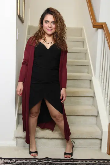 Drew Jones – Petite Spanish MILF Spreads Wide on the Stairs