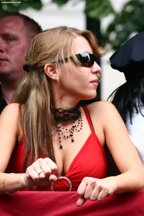 Woman in a Bikini and Skirt Exposes Her Small Breasts in Public – photo 3 of 16