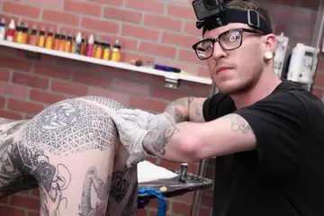 Amber Luke – Thick European Blonde Takes Anal Doggy and a Cumshot
