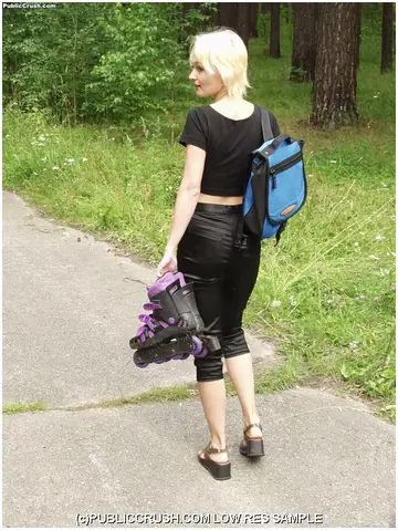 Blonde Strips Outdoors and Spreads Her Pussy on the Roadside