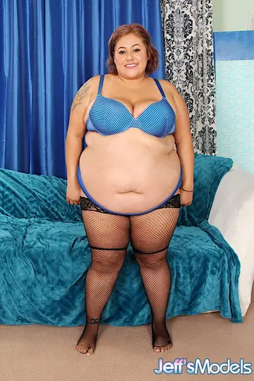 Veruca Darling – BBW Latina in Stockings Shows Her Big Natural Tits