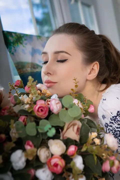Ginger Frost: Curly Redhead PAWG Shows Her Big Ass in a Skirt Outdoors – photo 1 of 21