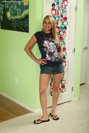 Alanah Rae – Blonde with Big Natural Tits Spreads in a Skirt