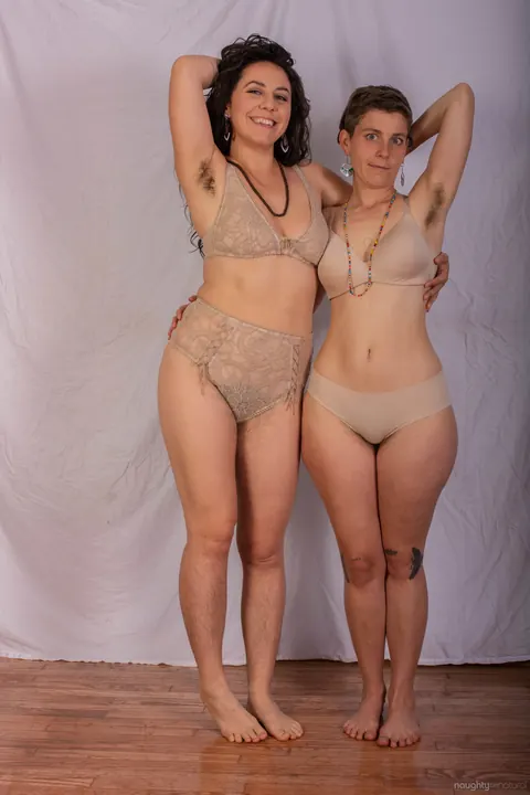 Nikki Silver: Busty Brunette Lesbians in Shorts Lick Hairy Pussies – photo 4 of 20
