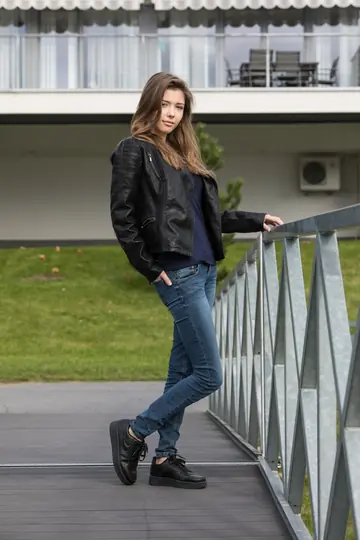 Mila Azul – Busty Brunette Strips Out of Her Jeans Outdoors