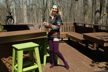 Blake Eden – Busty PAWG Amateur Uses a Toy on the Balcony in Shorts