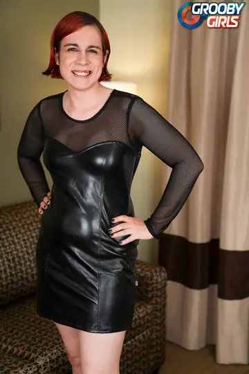 Trans Woman Poses Nude and Arches Back