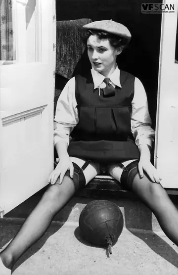 Busty Vintage Babe in Stockings Spreads and Toys Her Hairy Pussy