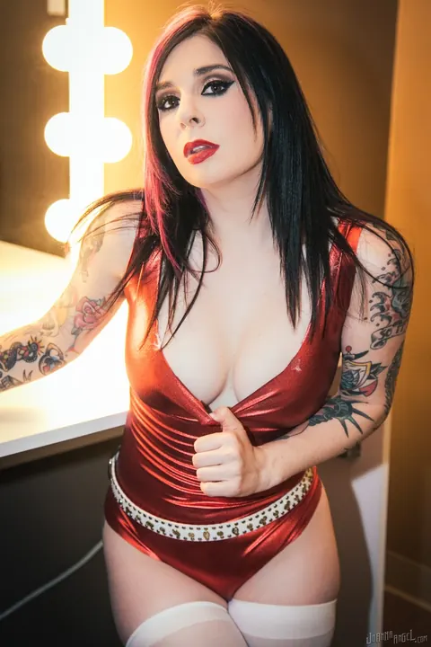 Joanna Angel: Tattooed Busty MILF Spreads Her Ass in Latex Boots – photo 2 of 15