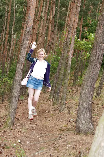 Busty Thick Woman Strips Outdoors and Uses a Dildo