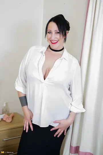 Jem Summers – Curvy British MILF in Stockings Fucks a Dildo on the Bed