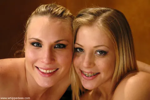 Leah Luv: Blonde MILF Binds Her Partner and Eats Her Pussy – photo 21 of 21
