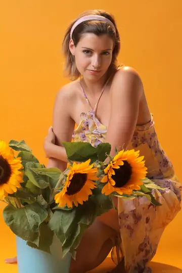 Blonde PAWG Shows Off Her Huge Tits and Curves in a Sunflower Field
