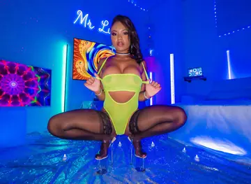Avery Jane – Busty Ebony Brunette in Stockings Gives a Blowjob Before Anal Doggy Style