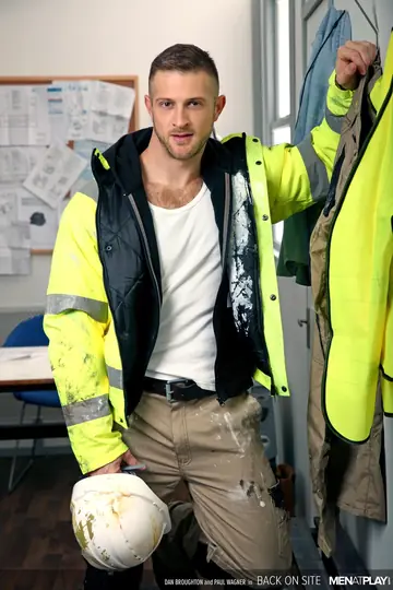 Construction Worker Kisses Boss Before Taking Anal in the Office