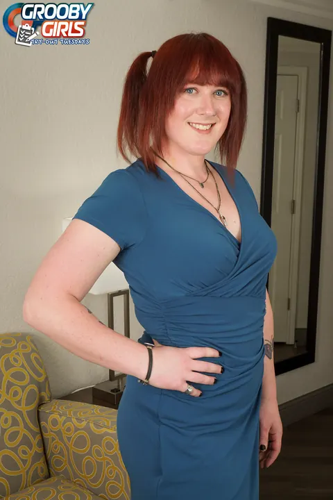 Trans Woman Strips Nude and Shows Her Ass – photo 1 of 15