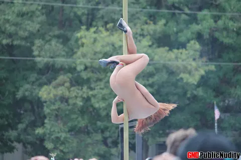 PAWG in Heels and Glasses Spreads Outdoors – photo 12 of 12