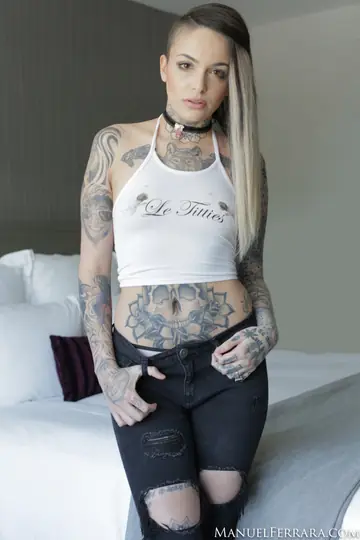 Leigh Raven – Tattooed Thick Brunette Strips Out of Her Jeans and Lingerie