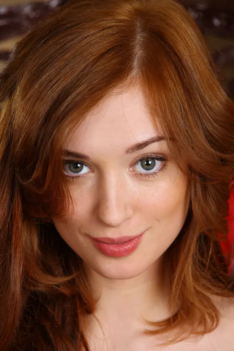 Julie Vee: Curly Redhead PAWG Spreads Her Legs Wide – photo 11 of 21