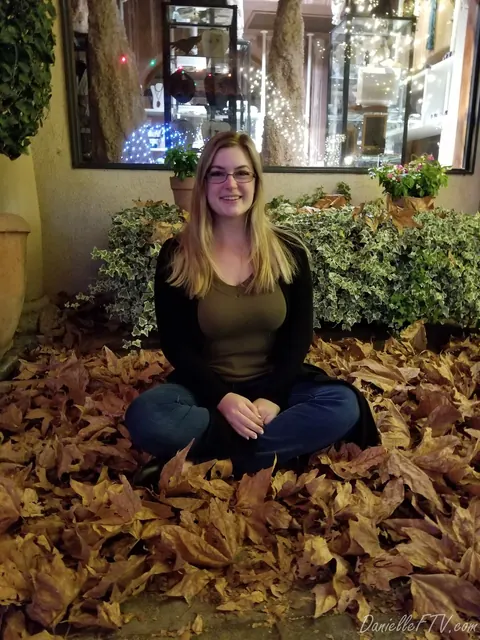 Danielle Delaunay: Thick Blonde in Heels Takes a Facial in Selfies – photo 10 of 15
