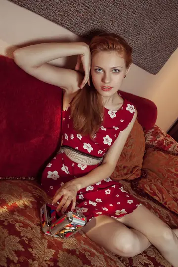 Shirley Tate – Tall Redhead Spreads Her Pussy in Glamour Set