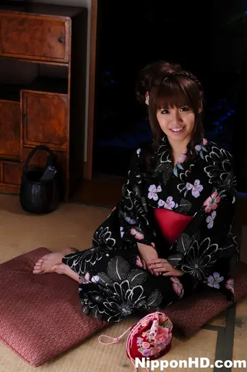 Japanese Model with Big Tits Opens Her Kimono Robe