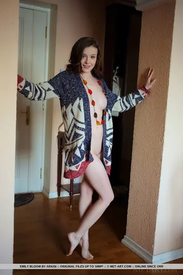 Emily Bloom – Slim Brunette Spreads Her Shaved Pussy and Poses Nude