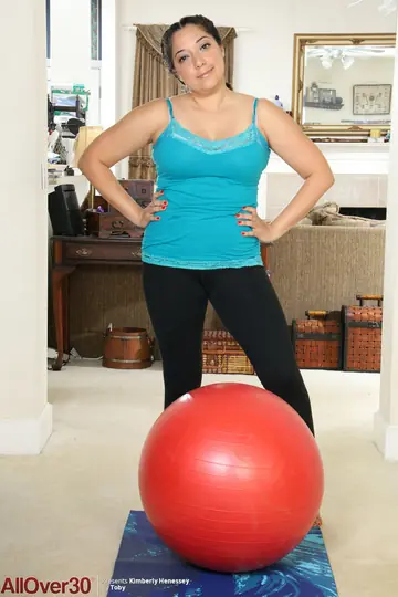 Latina MILF with Big Tits Strips and Spreads in the Gym