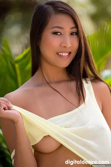 Sharon Lee – Asian Brunette Lifts Her Arms and Bares Her Natural Tits