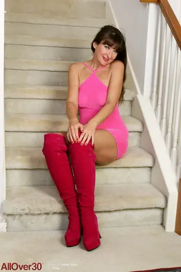 Brunette MILF in Boots Strips Out of Her Dress