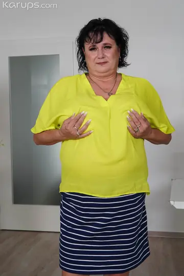 Miranda Steel – BBW MILF Kneads Big Natural Tits and Toys Her Shaved Pussy
