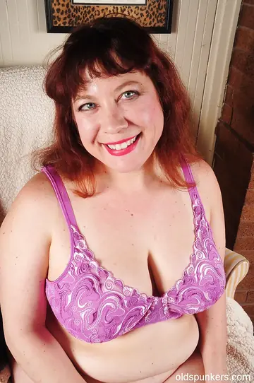 Rubee Tuesday – Mature Curvy Brunette Strips Off Her Pink Panties and Spreads Her Pussy