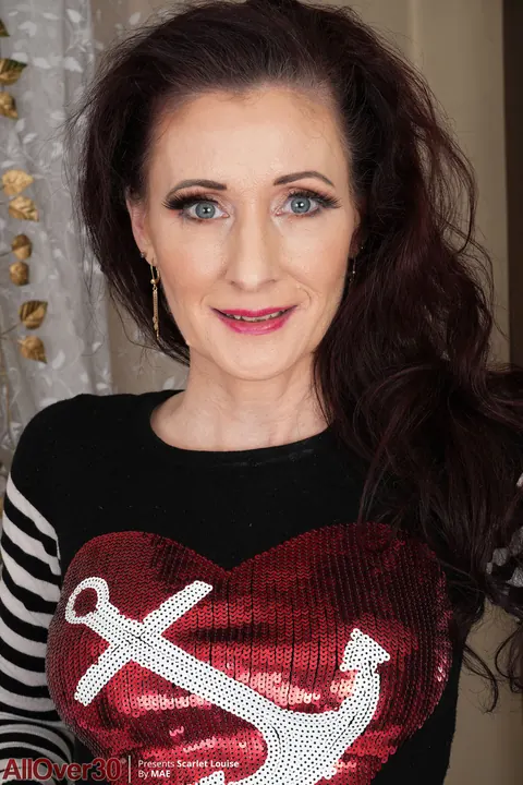 Scarlet Martini: Brunette MILF Spreads Her Legs While Clothed – photo 2 of 21