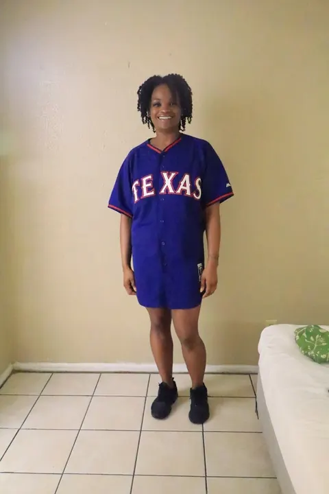 Thick Ebony MILF Spreads Her Pussy on Her Side – photo 17 of 20