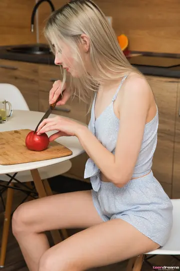 Emily Cade – Slim Blonde PAWG Fingers Her Ass and Spreads Wide