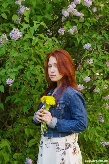 Nika Nut – Redhead Rides Cowgirl and Spreads Wide