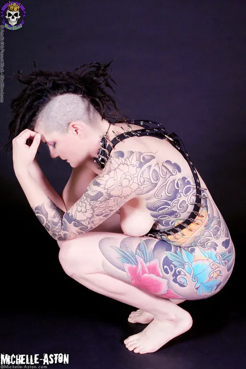 Michelle Aston: Tall Tattooed MILF Masturbates in a Leather Harness – photo 9 of 15