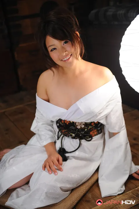 Japanese Brunette Opens Kimono and Poses Nude – photo 5 of 15